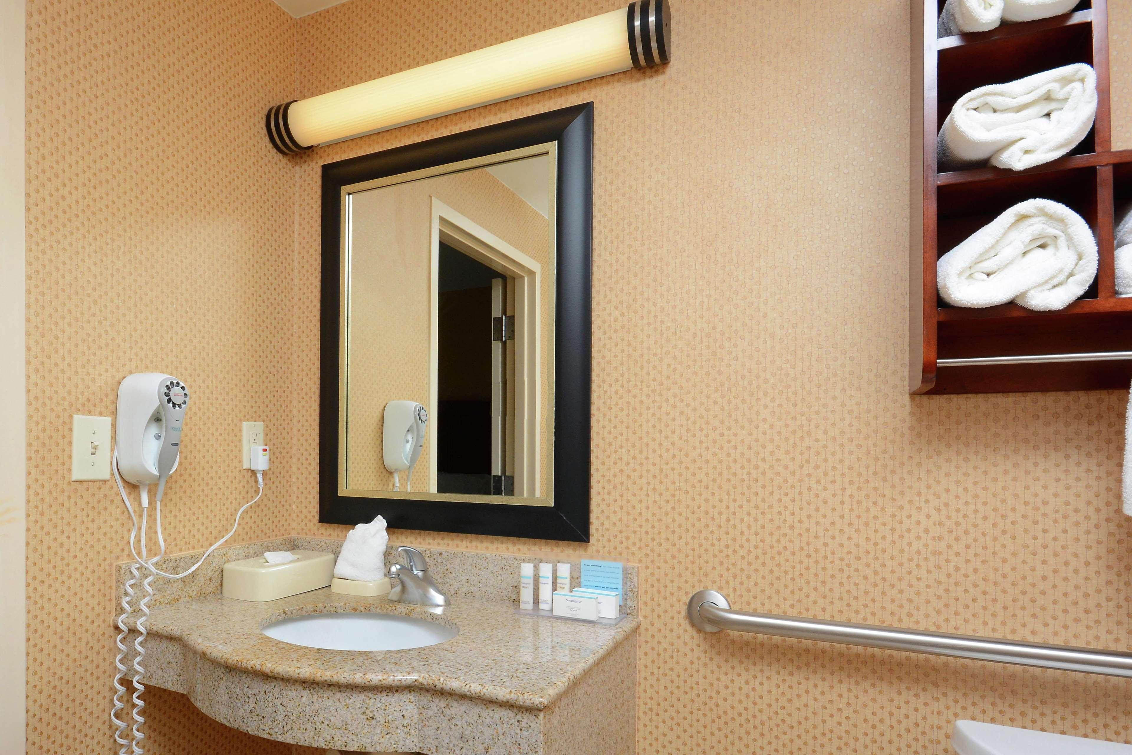 Hampton Inn & Suites Huntersville Zewnętrze zdjęcie